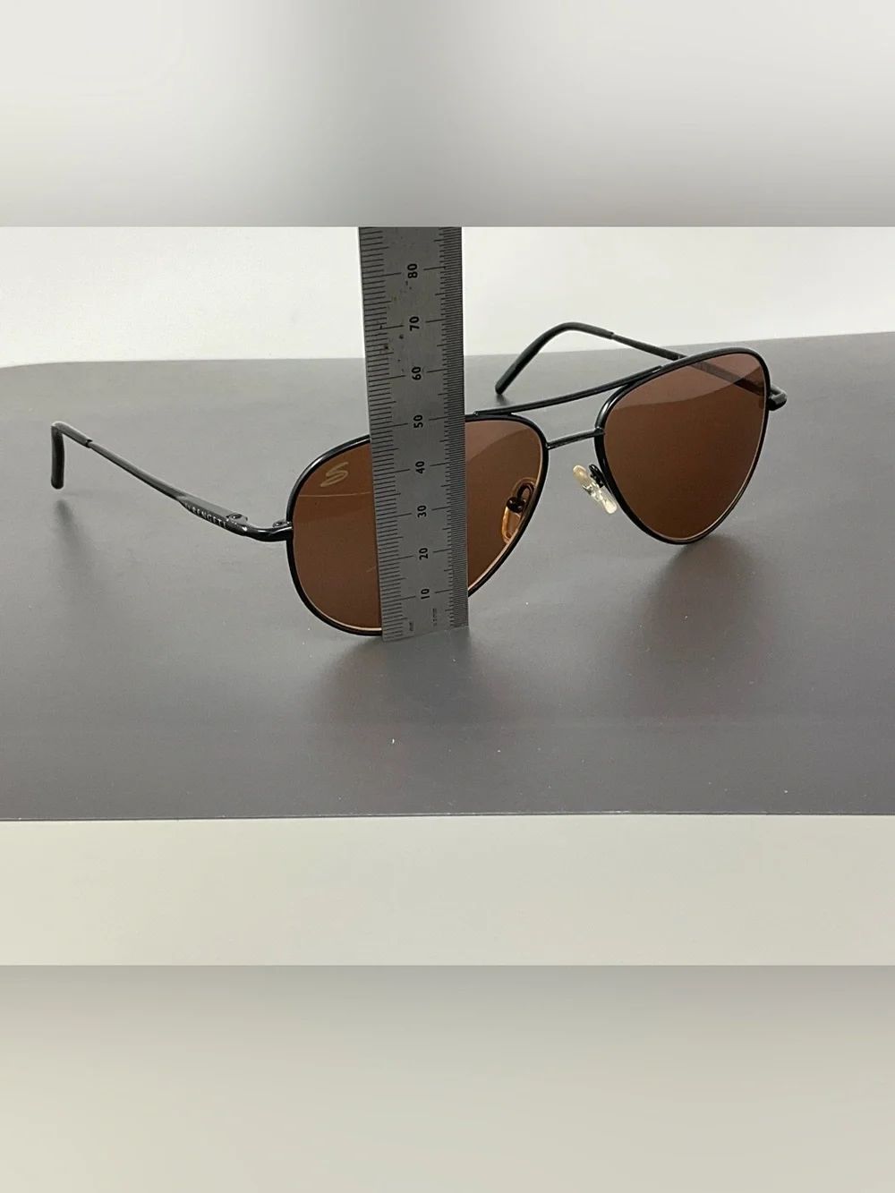 Serengeti Sunglasses Small Aviator photochromic polarized 6889 some scratches
